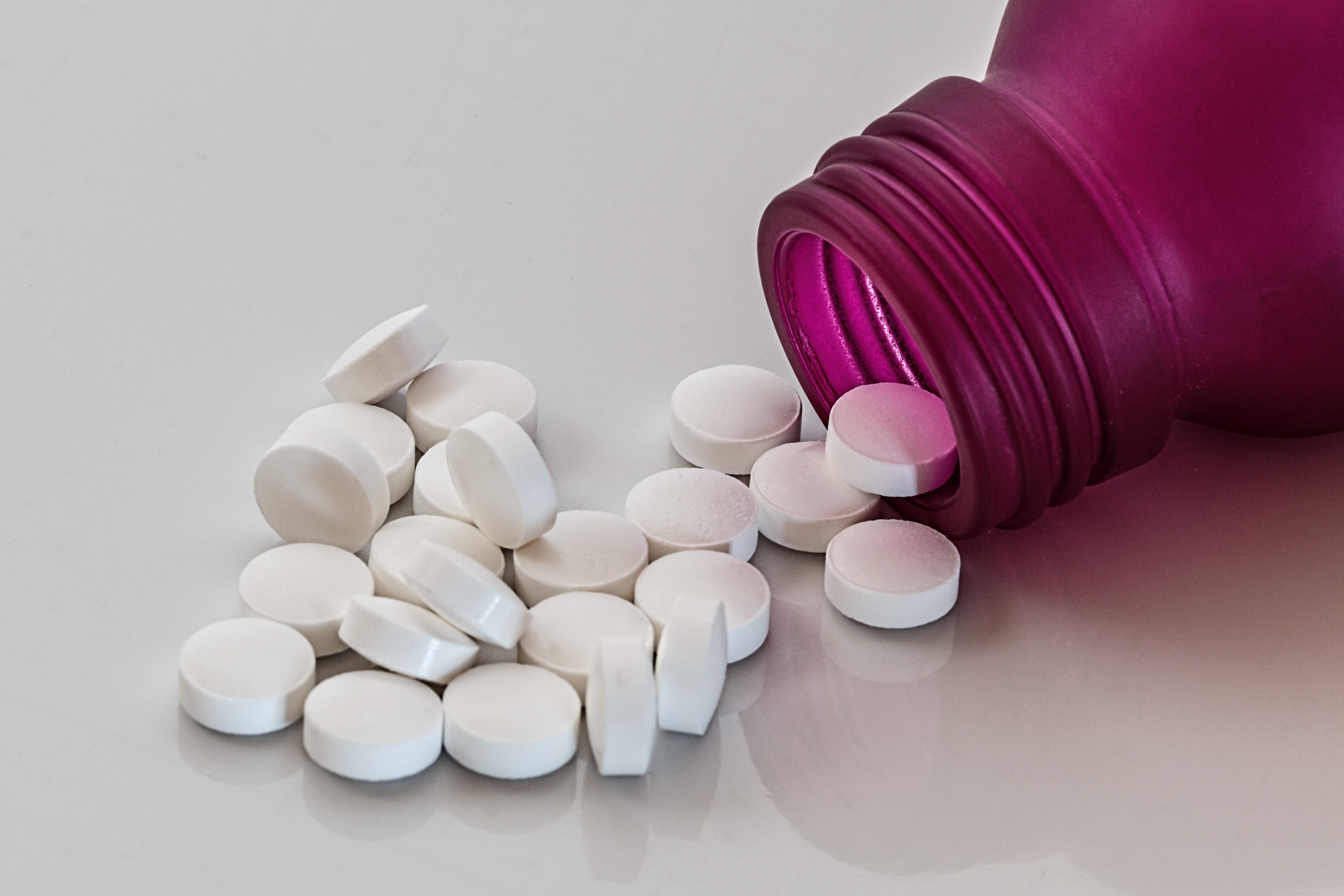 Bagaimanakah asid folik menjejaskan vitamin B12?